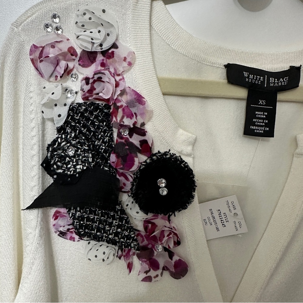 WHBM NWT FLOWER APPLIQUÉ CARDIGAN